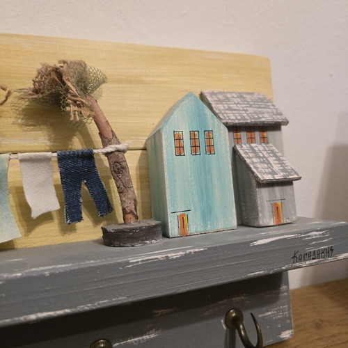 Handmade wooden hanger like new with 3D design