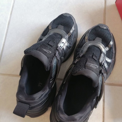Nike V2K Run shoes, black, size 39