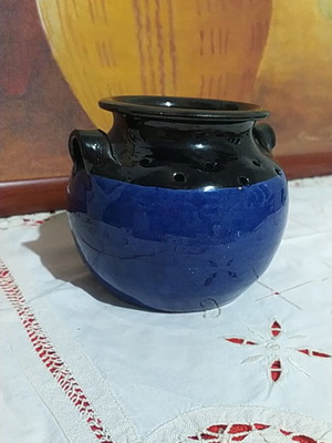 Decorative clay vase