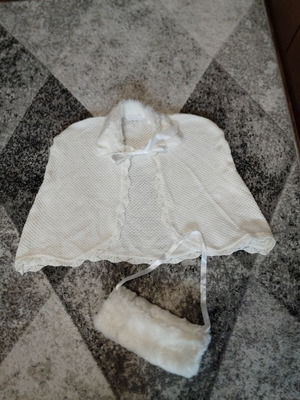White poncho cape like new for girl