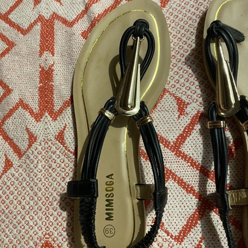 Flat sandals size 39 black like new