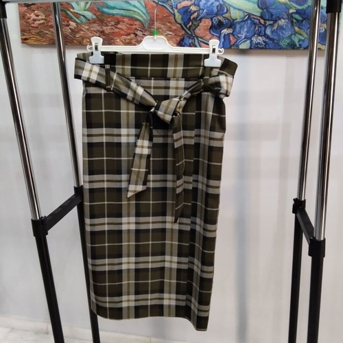H&M checked midi skirt with belt, size 42
