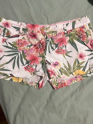 Bershka floral shorts size S
