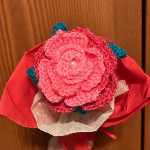 Knitted rose new