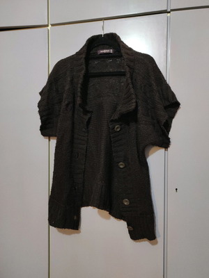 Attrattivo κοντομάνικη πλεκτή ζακέτα με κουμπιά μεταχειρισμένη, καφέ, μέγεθος S