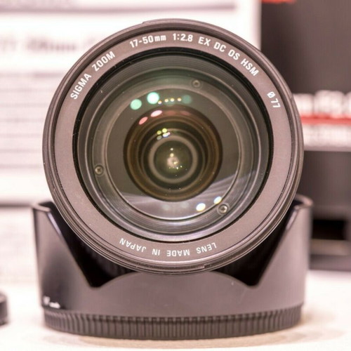 Sigma 17-50mm f/2.8 EX DC OS HSM lens for Nikon DX like new