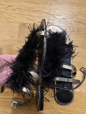 Πέδιλα με φτερά Stradivarius σαν καινούργια, μαύρα και ασημί, μέγεθος 38