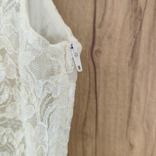 Celestino lace dress ivory size 2 M like new