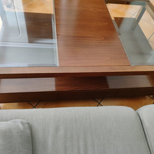 Solid wood coffee table like new