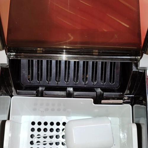 Ice machine like new
