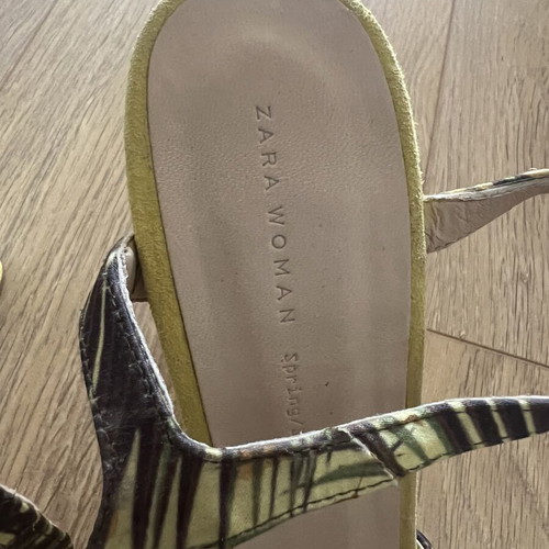 Zara high heel shoes size 40 like new, green and yellow