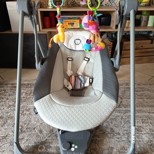 Baby items like new, including Lorelli 2-in-1 stroller and travel crib