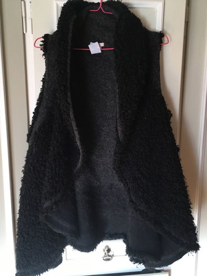 Kazaka sleeveless vest Rounge Paris used, black one size