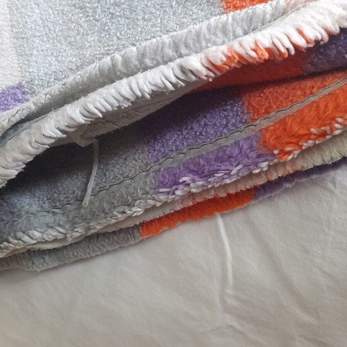 Single blanket used for single or semi-double bed