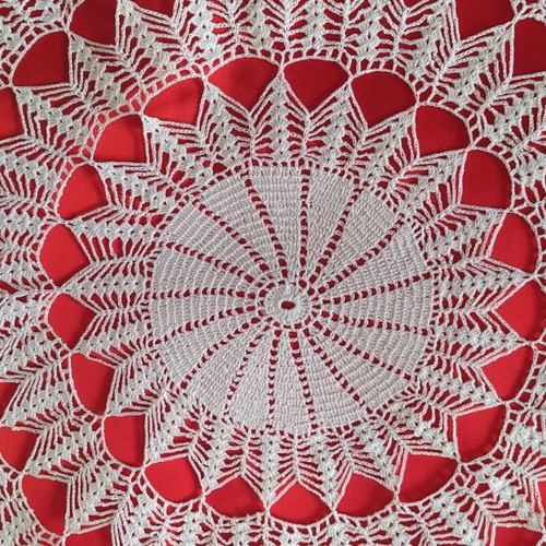 Handmade round table linen set with two napkins like new