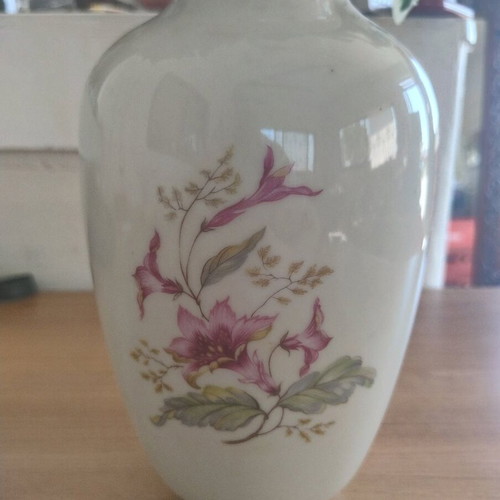 Large porcelain vase Eschenbach used with decorative flowers