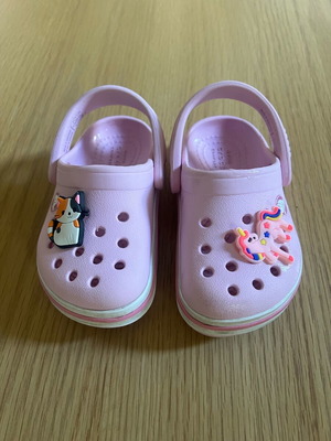 Crocs Παιδικά No C6 (22-23) Ροζ Με Pins Σε Πολύ Καλή Κατάσταση