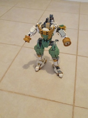 LEGO Ninjago Lloyd's Titan Mech set 70676, white and green robot