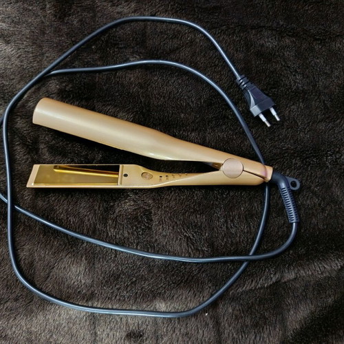 Beauty Salon OmniA hair straightener set like new
