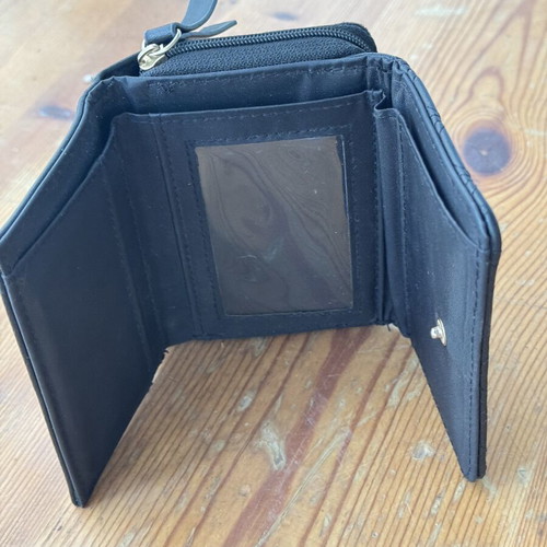 Primark Black Quilted Wallet like new with card and coin compartments