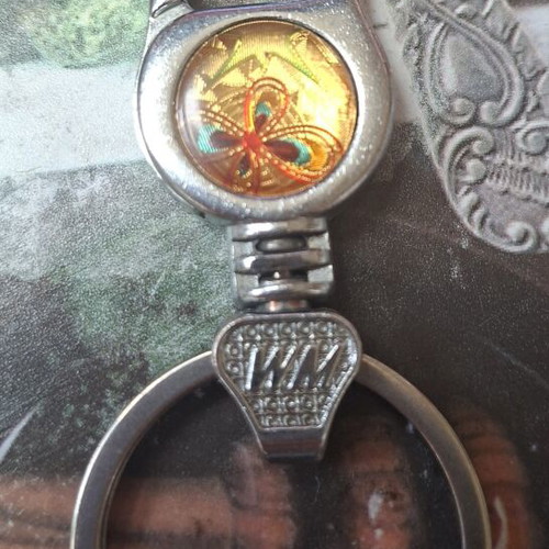 Metal keychain like new, silver gray