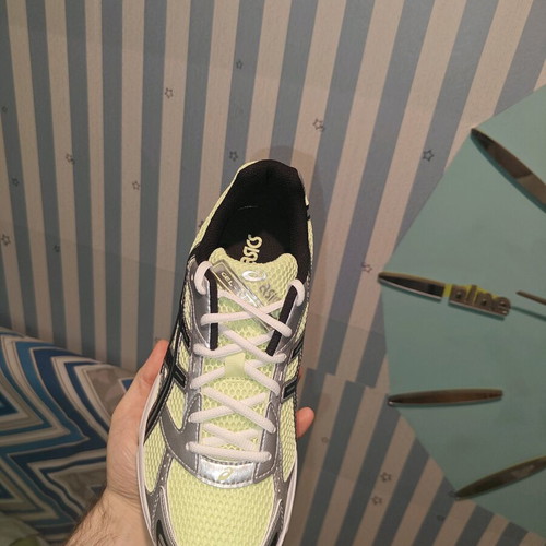 Asics Gel-1130 athletic shoes new, green and yellow