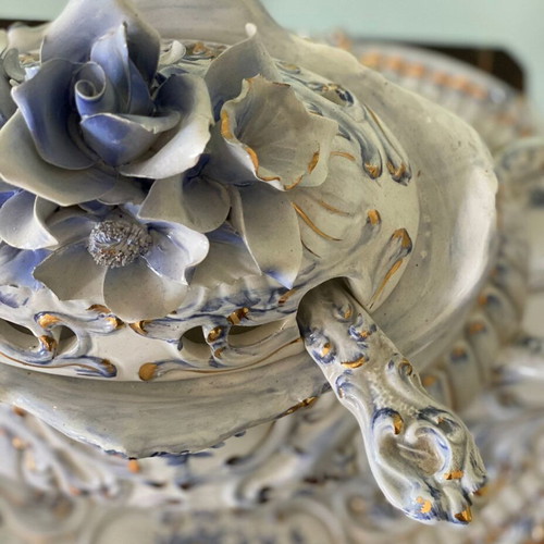 Porcelain soup tureen 1960 in like new condition