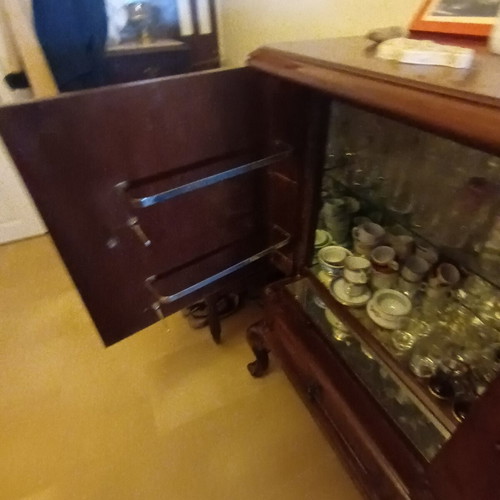 Bar cabinet style Anglé with mirrors and glass shelves like new
