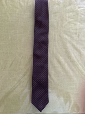 Sergio Tacchini men's tie black with red champagne stripes like new