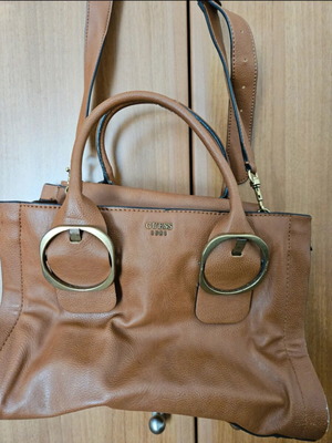 Guess shoulder bag used, tan color, spacious