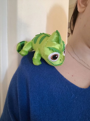 Shoulder Pals Pascal Rapunzel Tangled Disney Princess new with magnet