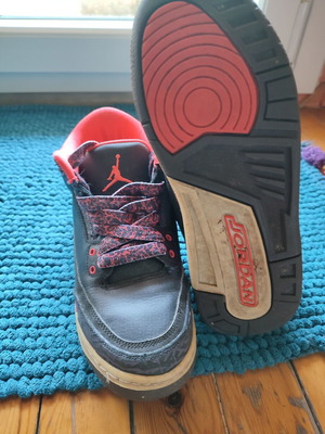 Αθλητικά παπούτσια Air Jordan 3 Retro Mid crimson μεταχειρισμένα, νούμερο 37