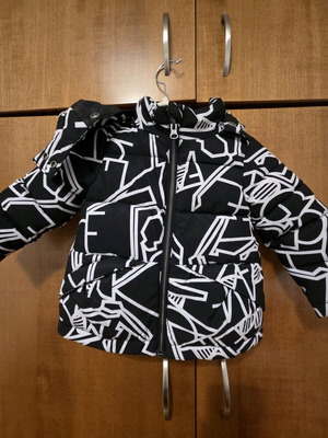 Benneton baby jacket like new with detachable hood