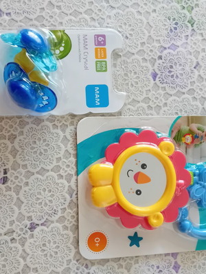 Baby toy lion with mirror and 2 pacifiers Fisher Price and MAM new