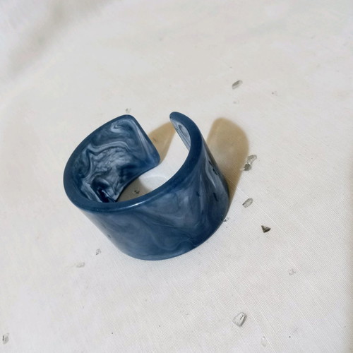 Blue bracelet new acrylic resin cuff style