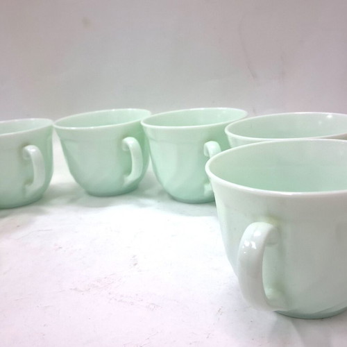 Arcopal Glasses set of 7 jadeite green milk glass like new