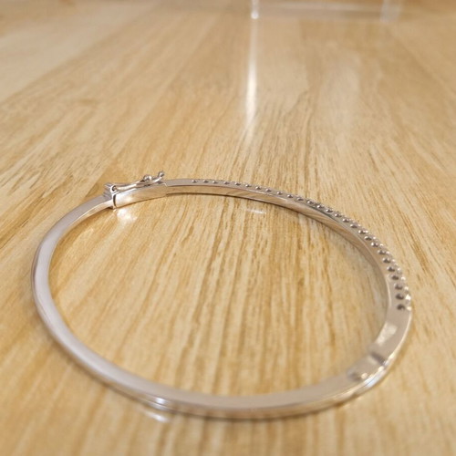 White gold bracelet with zircon like new