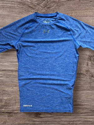 Under Armour Compression Heatgear blue fitted shirt like new