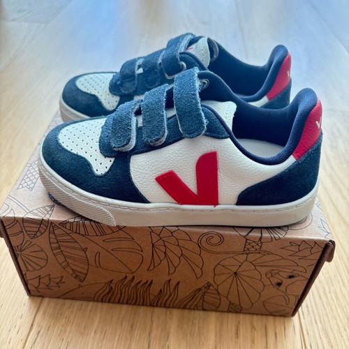 Veja sneakers with velcro, leather and suede, like new size 27