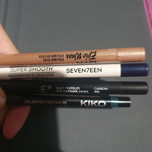 Set of eye and lip pencils used
