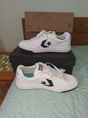Converse Pro Blaze V2 sneakers new, size 43, white and black