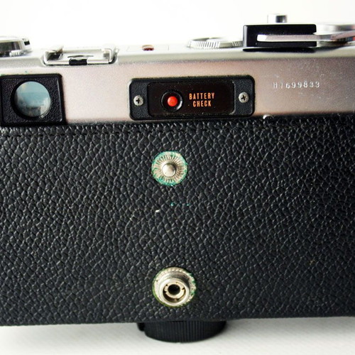 Yashica Electro 35 camera used with flash and case