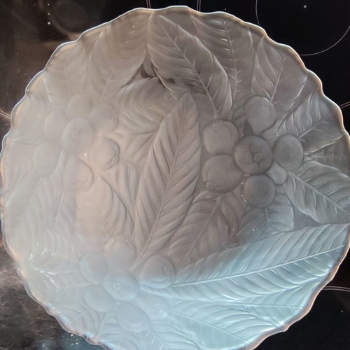 Glass serving platter with fruit and leaf decoration, 33cm diameter, new