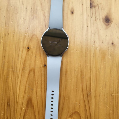 Samsung Galaxy Watch 6 like new smart watch with AMOLED display