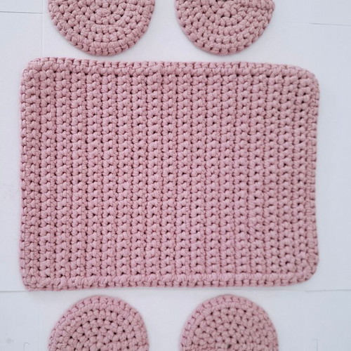 Handmade crochet placemat set with 4 coasters in pink, new