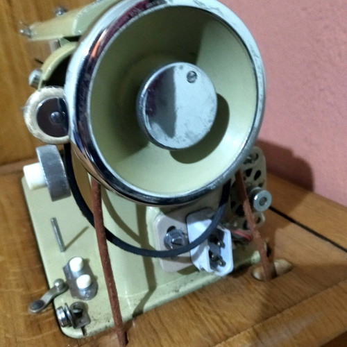Mercedes sewing machine used with wooden case