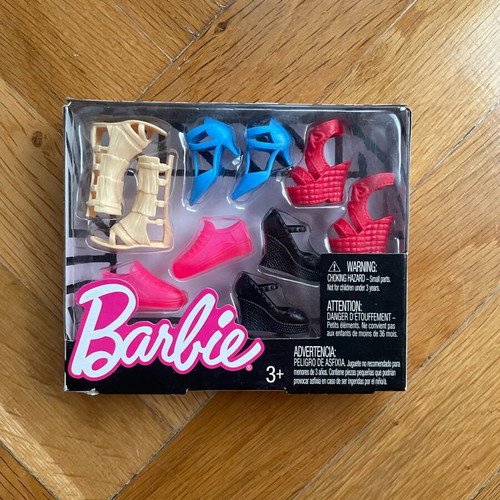 Barbie doll shoes sealed, new