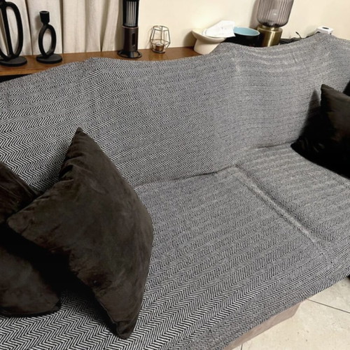 Sofa throws like new, pack of 3, white-black zigzag