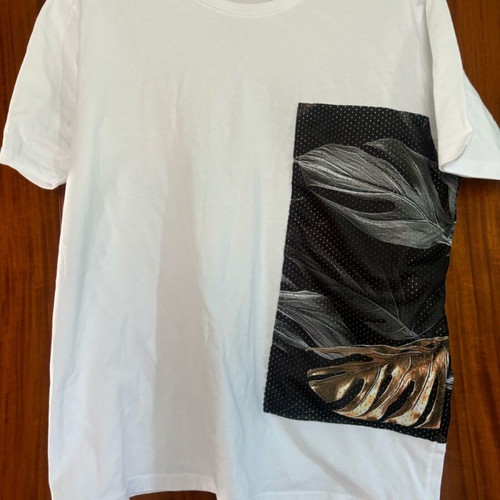 Mesh & Co men's t-shirt size M new, white with leaf print