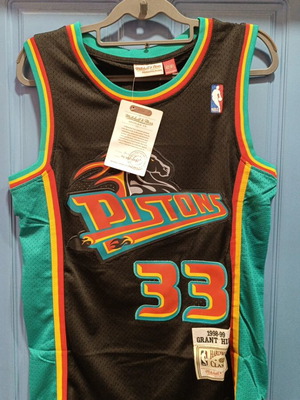 NBA Pistons 33 Hill jersey new, authentic